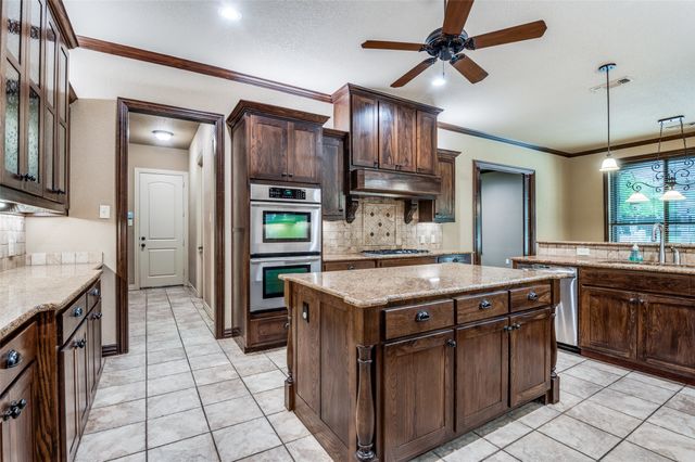 3601 Plum Creek Court, Midlothian, TX 76065