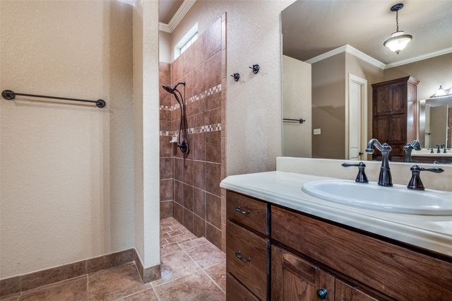 3601 Plum Creek Court, Midlothian, TX 76065