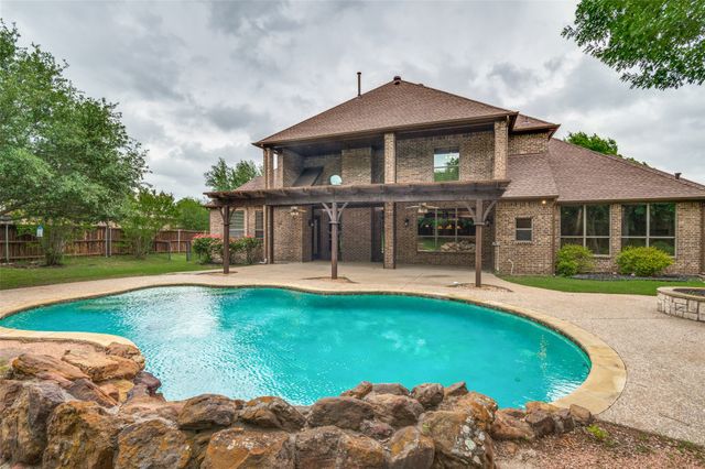 3601 Plum Creek Court, Midlothian, TX 76065