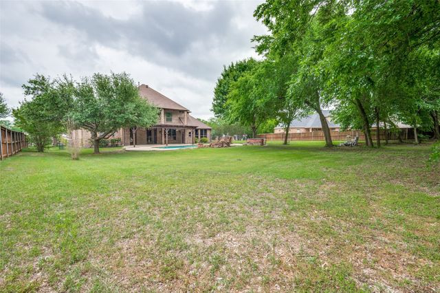 3601 Plum Creek Court, Midlothian, TX 76065