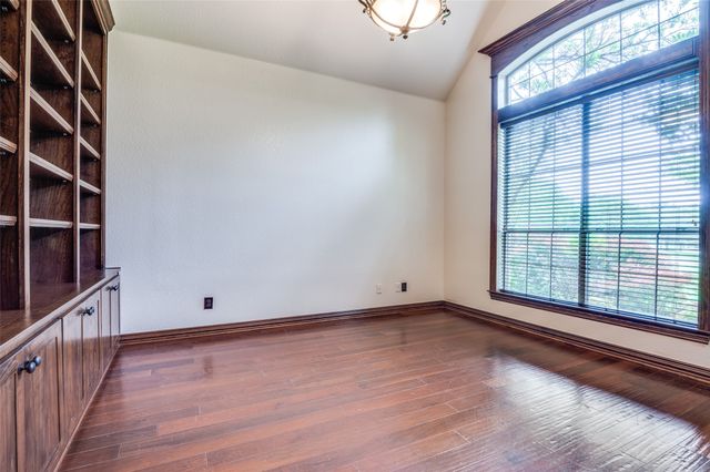 3601 Plum Creek Court, Midlothian, TX 76065