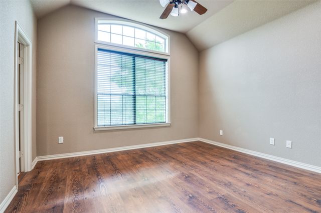 3601 Plum Creek Court, Midlothian, TX 76065