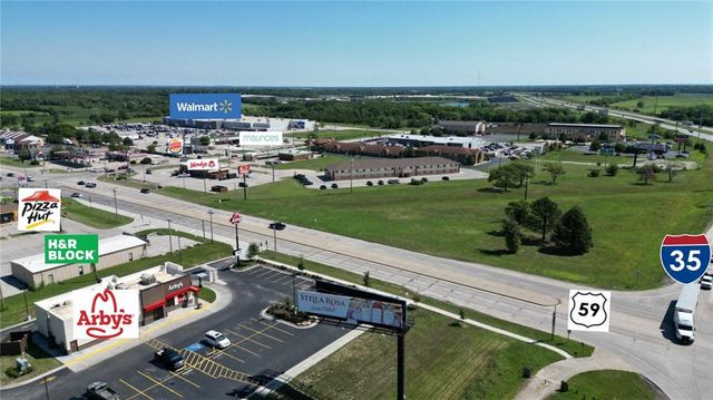 210 W 23rd Street, Ottawa, KS 66067