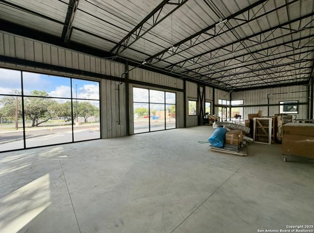 6348 Prue Rd., San Antonio, TX 78240