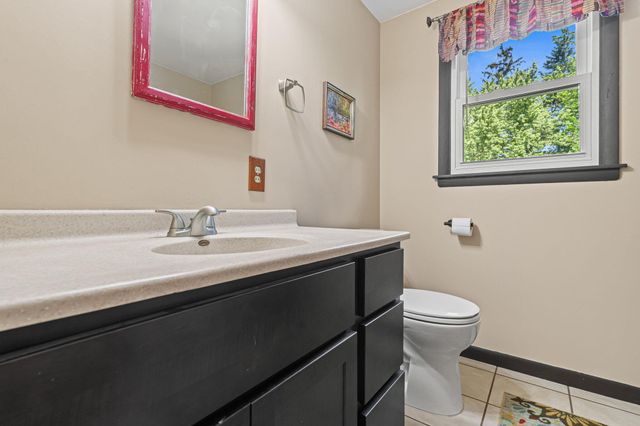 927 Diane Street Se, City Of Kentwood, MI 49508