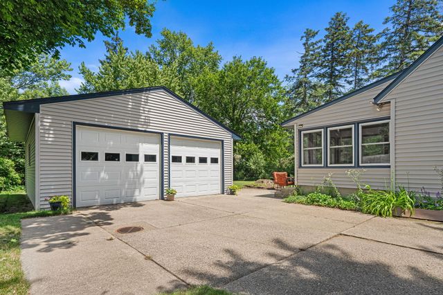 927 Diane Street Se, City Of Kentwood, MI 49508