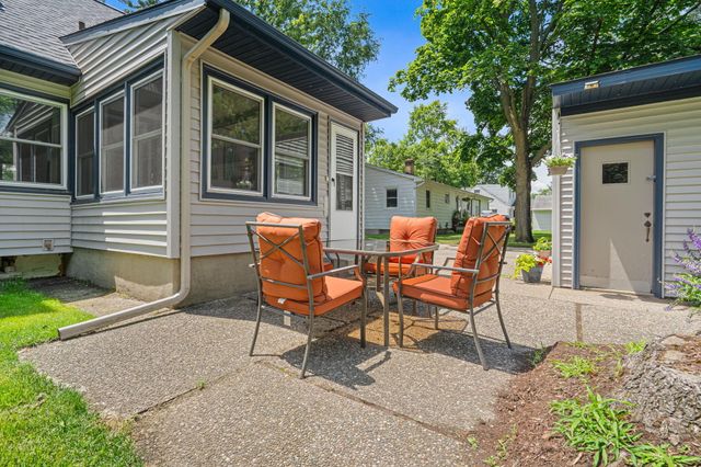 927 Diane Street Se, City Of Kentwood, MI 49508