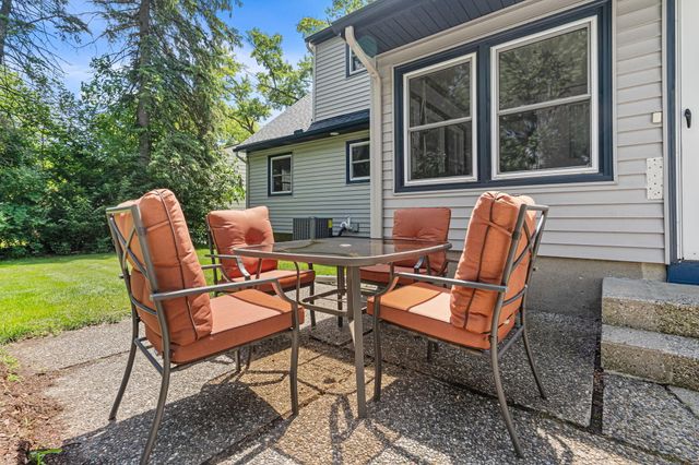 927 Diane Street Se, City Of Kentwood, MI 49508