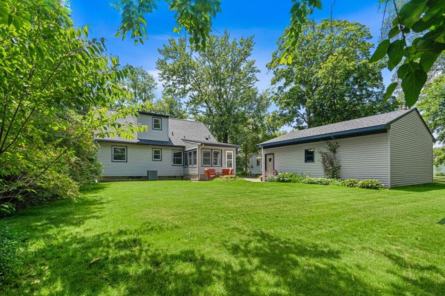 927 Diane Street Se, City Of Kentwood, MI 49508