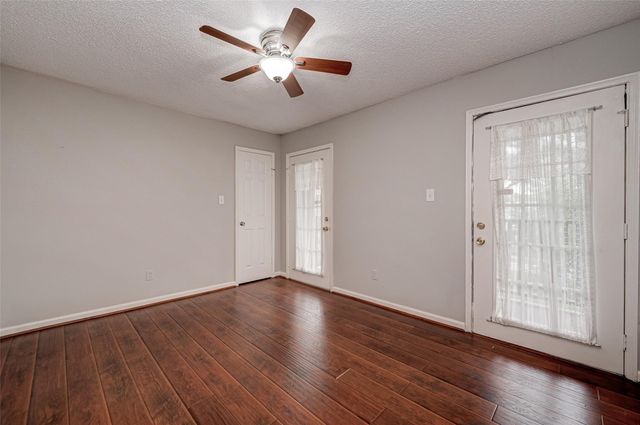 10615 Briar Forest Drive 902, Houston, TX 77042