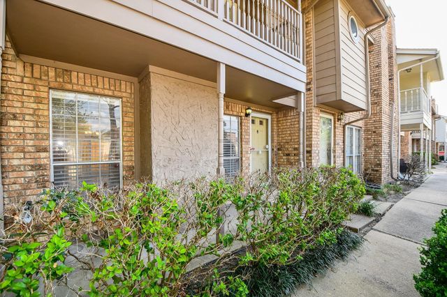 10615 Briar Forest Drive 902, Houston, TX 77042