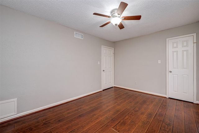 10615 Briar Forest Drive 902, Houston, TX 77042