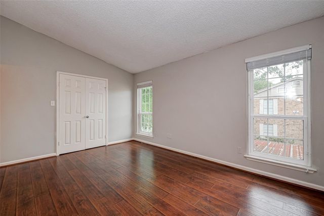 10615 Briar Forest Drive 902, Houston, TX 77042