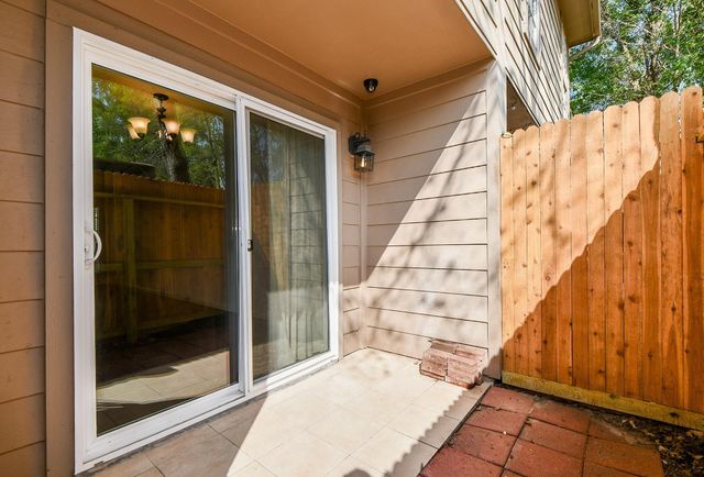 10615 Briar Forest Drive 902, Houston, TX 77042