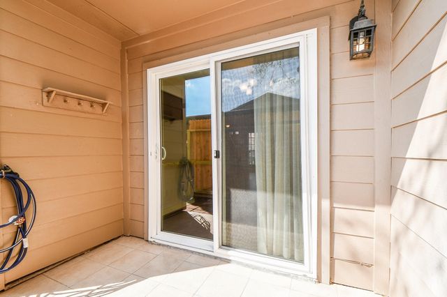 10615 Briar Forest Drive 902, Houston, TX 77042