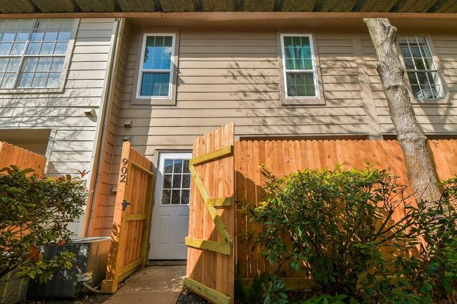 10615 Briar Forest Drive 902, Houston, TX 77042