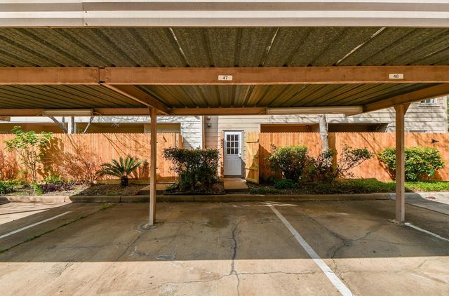 10615 Briar Forest Drive 902, Houston, TX 77042