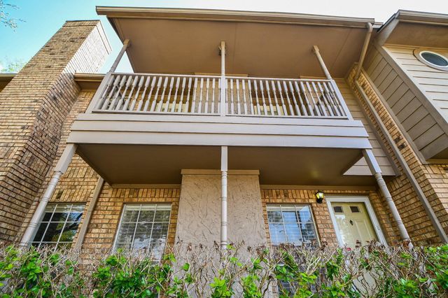 10615 Briar Forest Drive 902, Houston, TX 77042