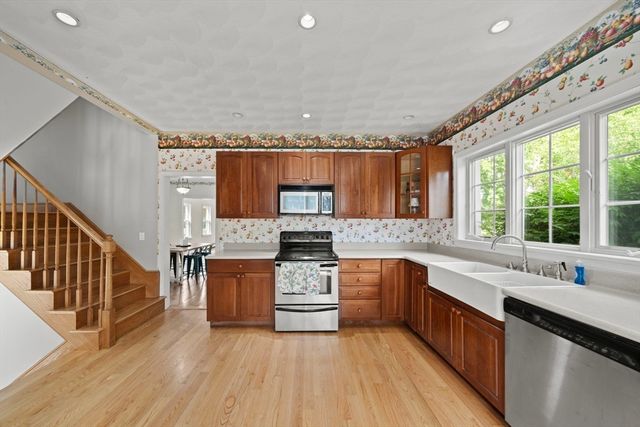 1 Toms Way, Stoneham, MA 02180