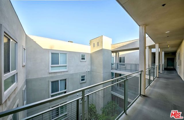 4644 Coldwater Canyon Avenue 403, Studio City, CA 91604