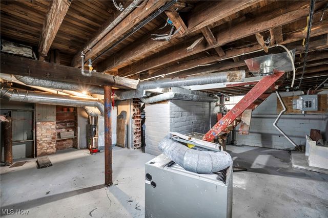 1505 E 133rd Street, East Cleveland, OH 44112