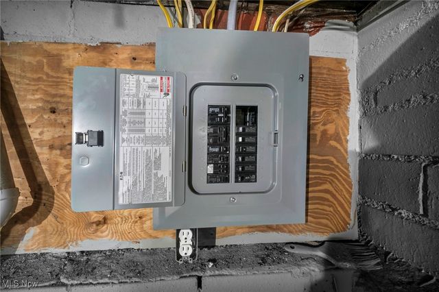 1505 E 133rd Street, East Cleveland, OH 44112