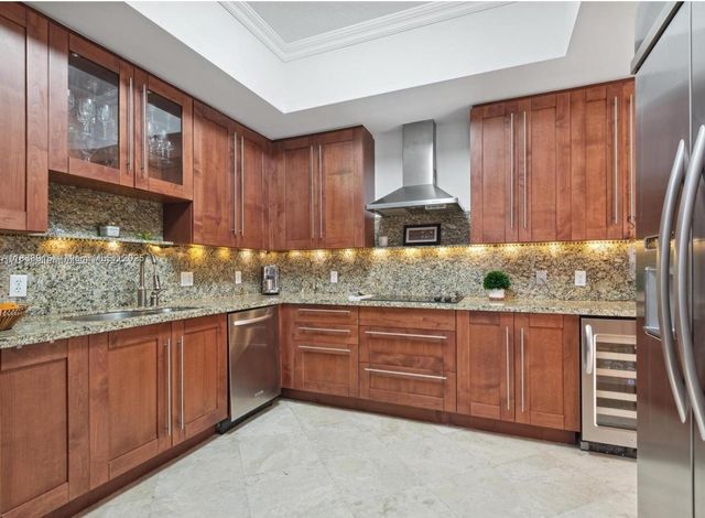 642 Valencia Ave 405, Coral Gables, FL 33134