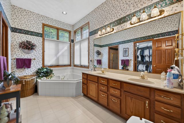 3347 VALLEY WOODS Drive, Cherry Valley, IL 61016