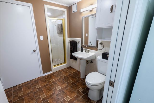 10872 Caprock Circle, Dallas, TX 75218