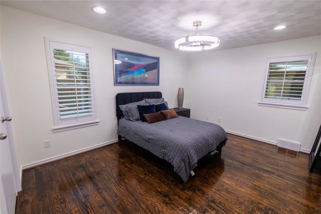 10872 Caprock Circle, Dallas, TX 75218