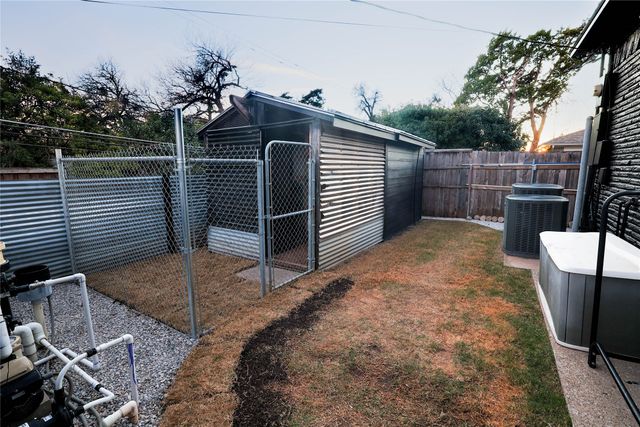 10872 Caprock Circle, Dallas, TX 75218