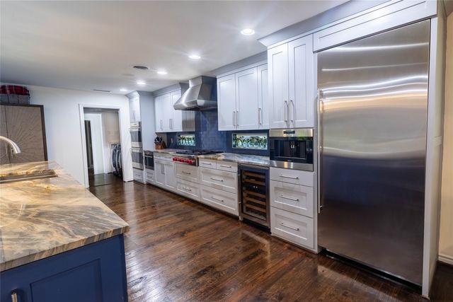 10872 Caprock Circle, Dallas, TX 75218