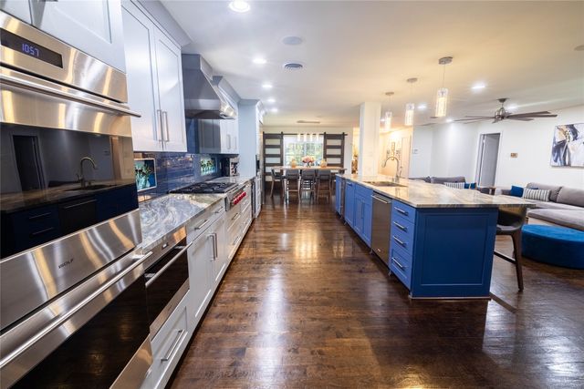 10872 Caprock Circle, Dallas, TX 75218