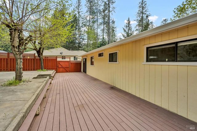 10005 Meadow Dr, Cobb, CA 95426