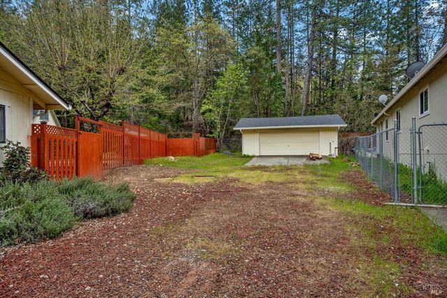 10005 Meadow Dr, Cobb, CA 95426