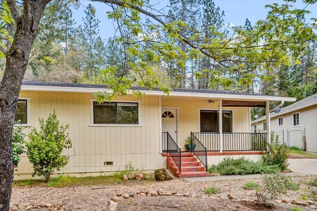 10005 Meadow Dr, Cobb, CA 95426