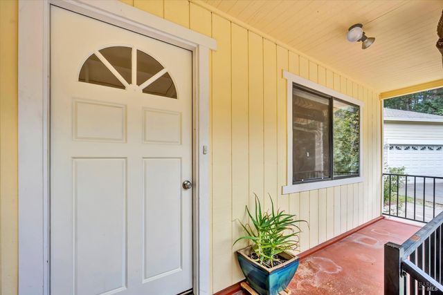 10005 Meadow Dr, Cobb, CA 95426