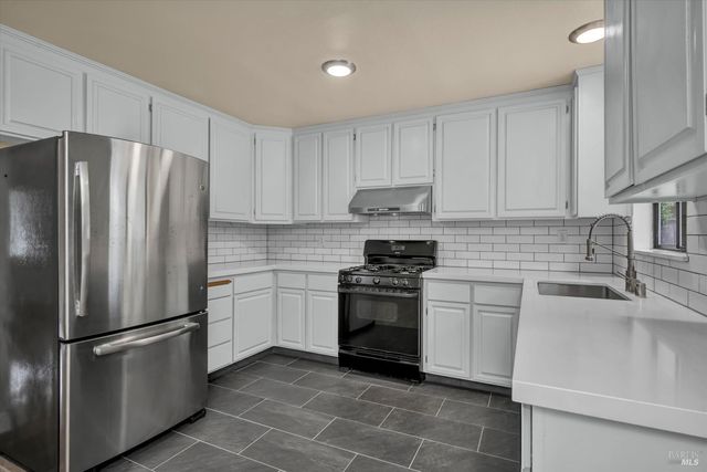 10005 Meadow Dr, Cobb, CA 95426