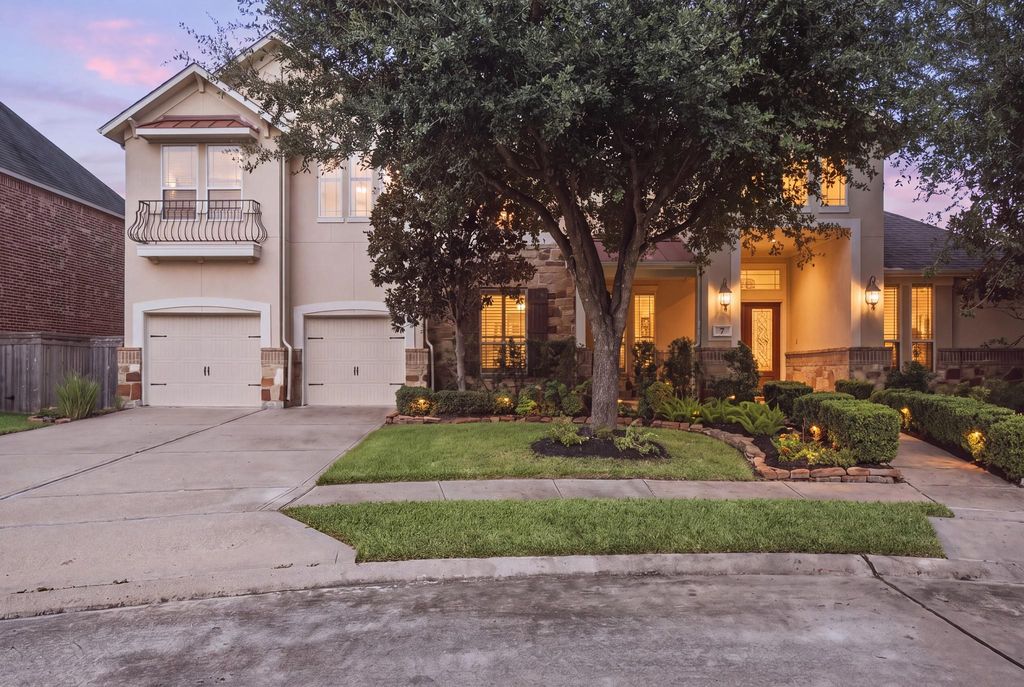 Image 1 of property listing at 7 Placido Way Court, Missouri City, TX 77459