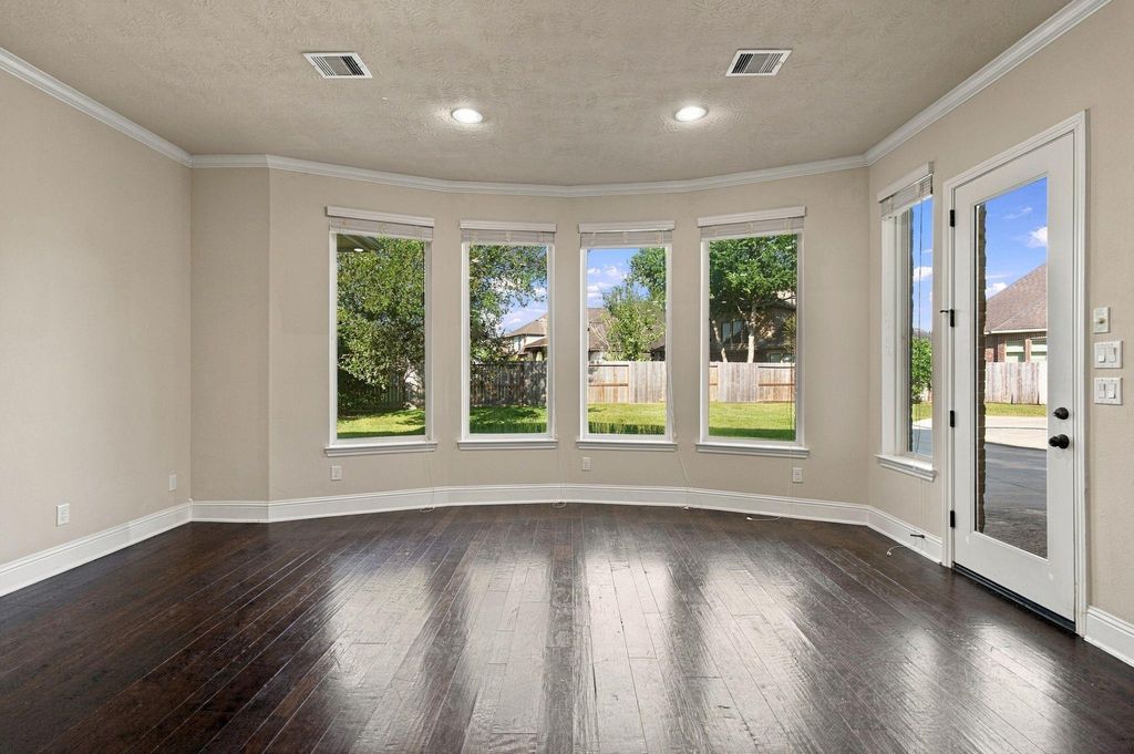 Image 12 of property listing at 7 Placido Way Court, Missouri City, TX 77459