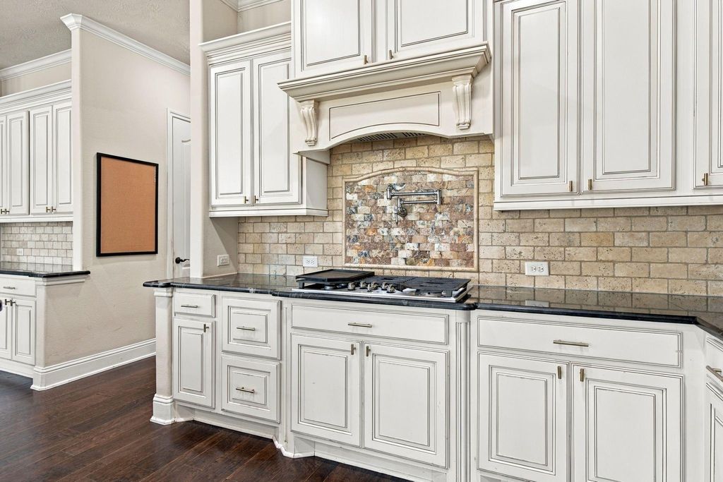 Image 15 of property listing at 7 Placido Way Court, Missouri City, TX 77459