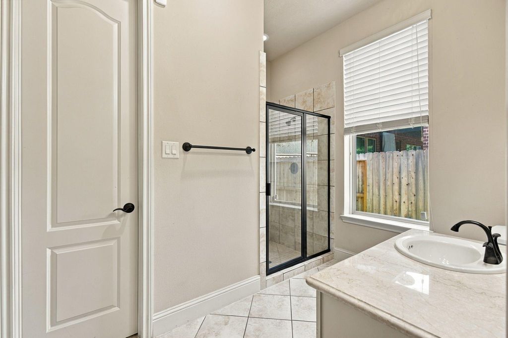 Image 28 of property listing at 7 Placido Way Court, Missouri City, TX 77459
