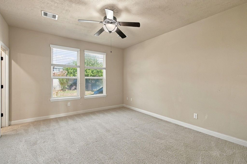 Image 37 of property listing at 7 Placido Way Court, Missouri City, TX 77459