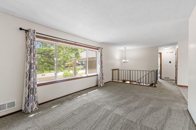 11833 Kentucky Avenue N, Champlin, MN 55316