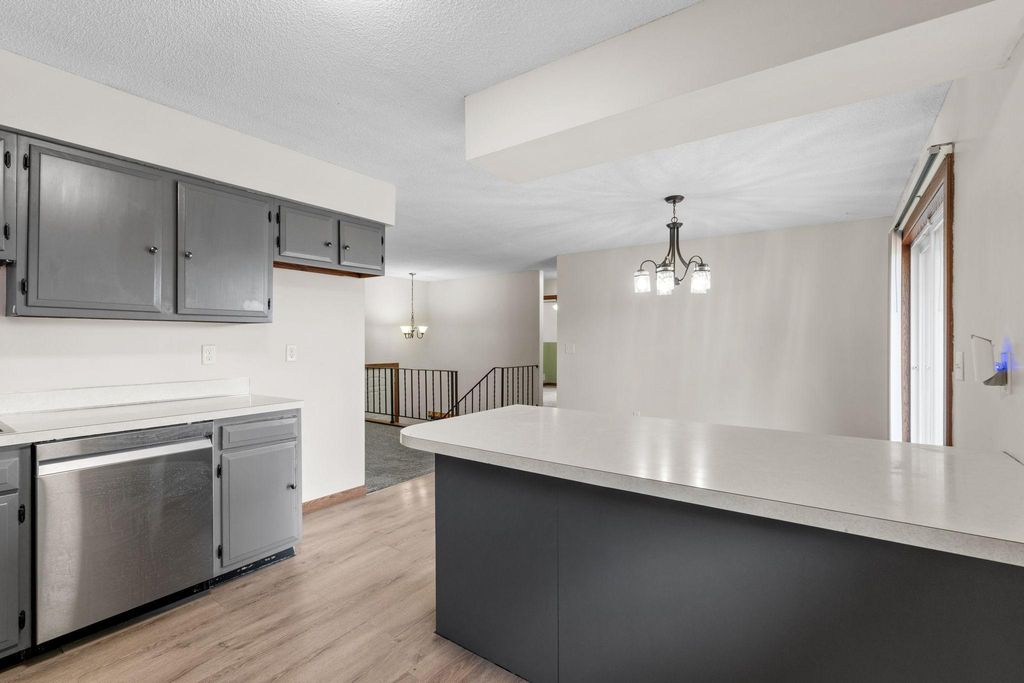 11833 Kentucky Avenue N, Champlin, MN 55316 — photo 4