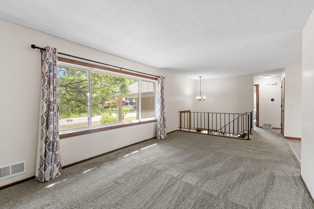 11833 Kentucky Avenue N, Champlin, MN 55316 — photo 5