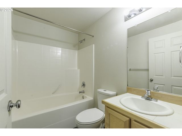 8662 Ne HYDE PARK Ln, Hillsboro, OR 97006