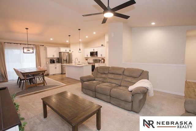 710 W Avondale Court, Lincoln, NE 68523