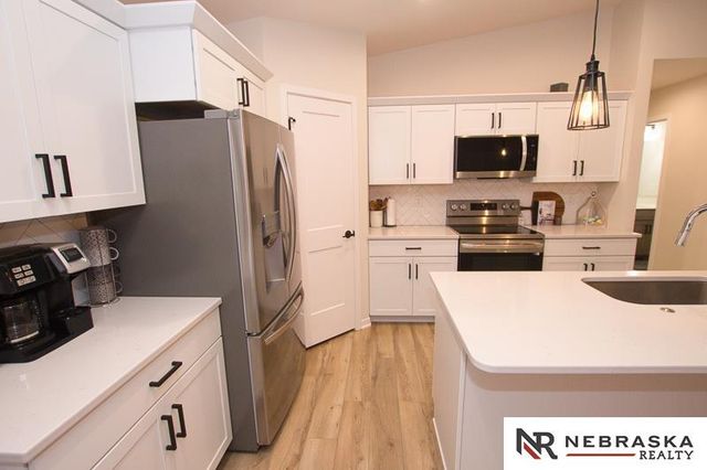 710 W Avondale Court, Lincoln, NE 68523