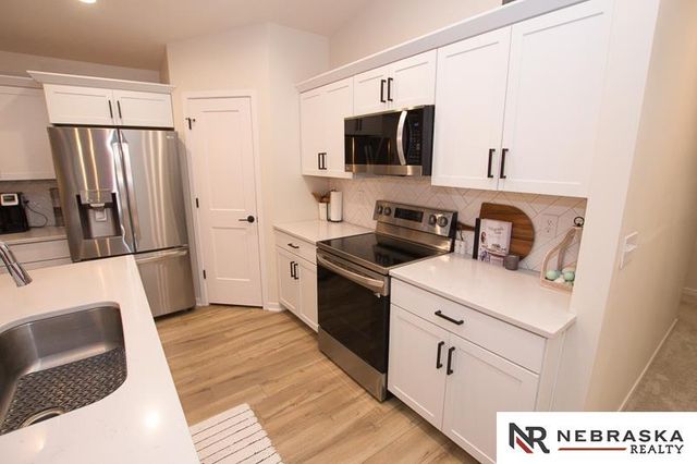 710 W Avondale Court, Lincoln, NE 68523